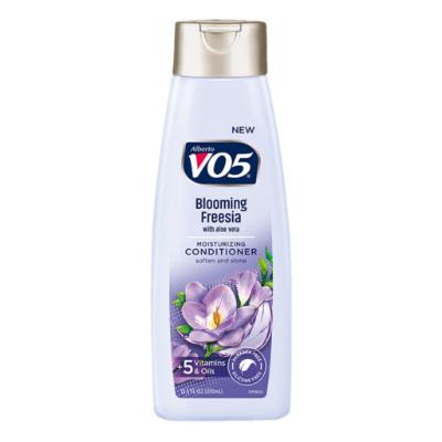 Vo5 Moisturising Conditioner Blooming Freesia With Aloe Vera 370 ml